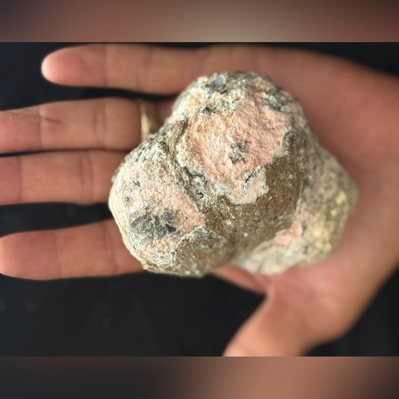 Natural Large Unsliced Crystal Geode - Picture 4 of 4